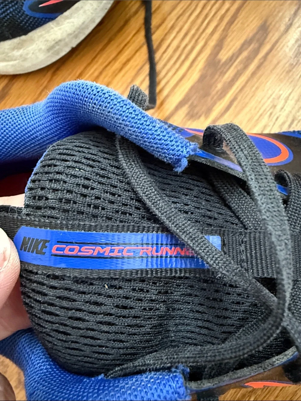 Nike Cosmic Runner GS Black Blue Pink Running Shoes Youth Size 7Y